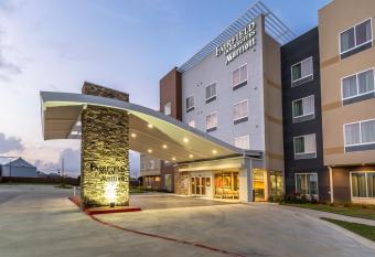 Fairfield Inn & Suites by Marriott Bay City allows 18 year olds to book a room