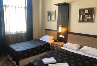 Hotel Topkap   allows 18 year olds to book a room