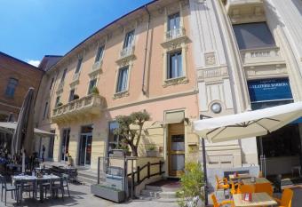 Locanda San Paolo allows 18 year olds to book a room