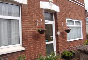 St Anne s Road Guest House allows 18 year olds to book a room