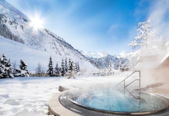 Hotel Alpenhof has Balcony rooms