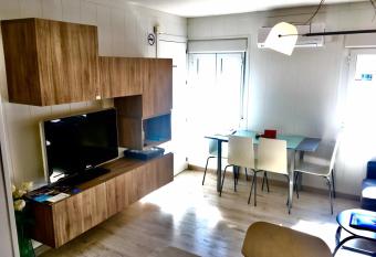 Apartamento Cayetano allows 18 year olds to book a room