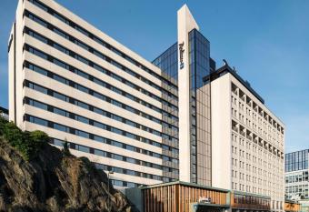 Radisson Blu Atlantic Hotel, Stavanger allows 18 year olds to book a room