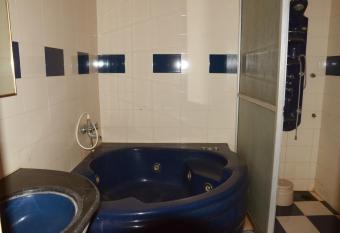 Strawberry Country has rooms with a private hot tub