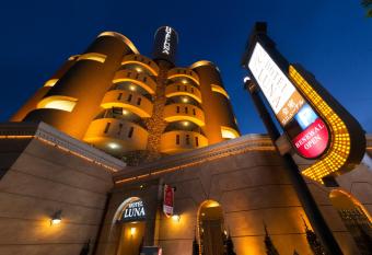 Hotel Luna Ikeda (Adult Only) allows 18 year olds to book a room