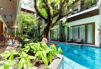 Tam House Villa Hotel has Balcony rooms