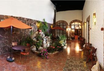 Hotel Boutique Casona Cantera allows 18 year olds to book a room