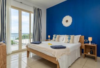 Villa Roscia has Balcony rooms