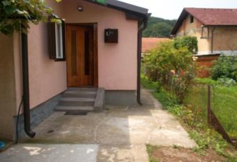 Apartman Magdalena has Smoking/Balcony rooms