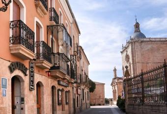 Hotel Arcos Catedral has Balcony rooms