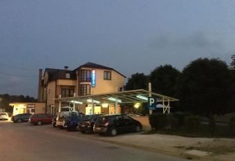 Motel Otoka has Balcony rooms