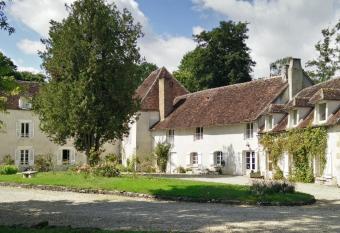 La Barbotiere allows 18 year olds to book a room