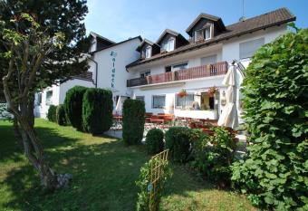 Hotel Gasthof am Waldeck has Balcony rooms