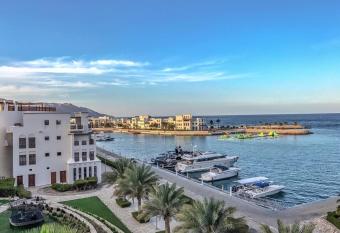 Apartment in Jebel Sifah has Smoking rooms