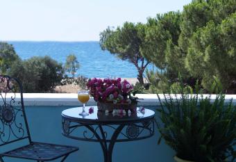 Diamond Palace allows 18 year olds to book a room