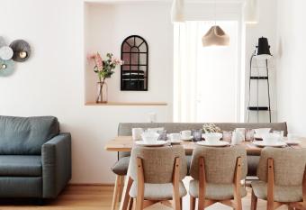 HOMEBOUND APARTMENTS Salzburg City I - contactless check-in allows 18 year olds to book a room