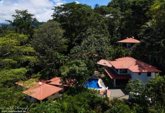 Casa del Toucan has Balcony rooms