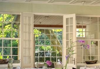 JANTZENs HOTEL has Balcony rooms