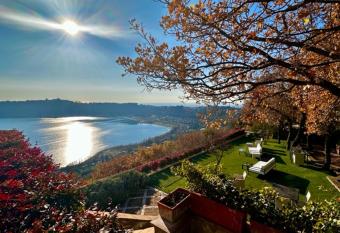 La Locanda Del Pontefice - Luxury Country House has Balcony rooms