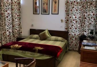 Colonels Retreat has Balcony rooms