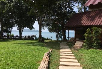 Starlight Beach Resort has Balcony rooms