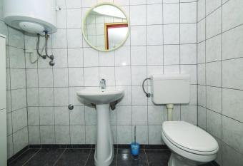 Apartment Ivan has rooms with a private hot tub