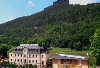 Pension Bom  tscher allows 18 year olds to book a room