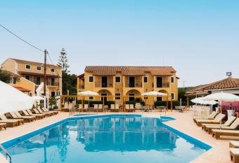 Oula Maisonettes Suites has Balcony rooms