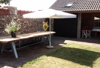 Dijkwoning Cadzand has Balcony rooms