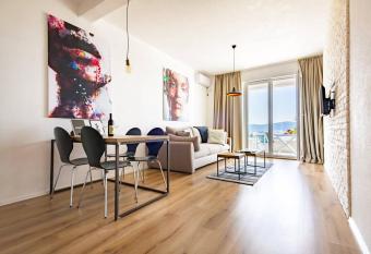 VilaA21 has Balcony rooms