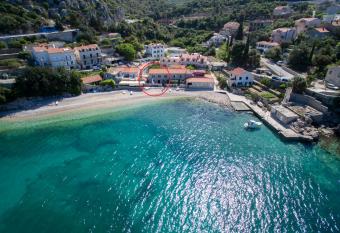 Heritage Beach Villa Nena has Balcony rooms