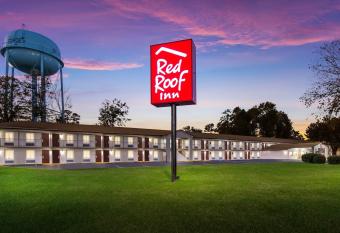 Red Roof Inn St George, SC allows 18 year olds to book a room