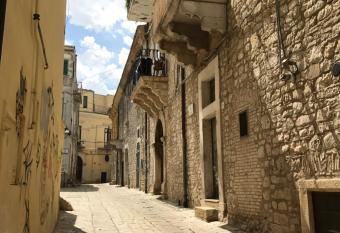 Ca  del Borgo allows 18 year olds to book a room