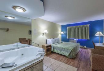 Motel 6 Oak Creek Wi has rooms with a private hot tub