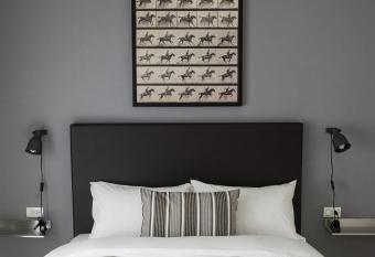 Home In Tainan has Balcony rooms