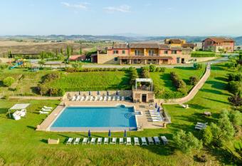 Agriturismo Pompilia has Balcony rooms