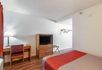 Motel 6 Naperville Il has rooms with a private hot tub