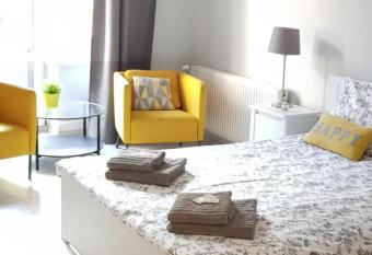 Colourful Hostel has Balcony rooms