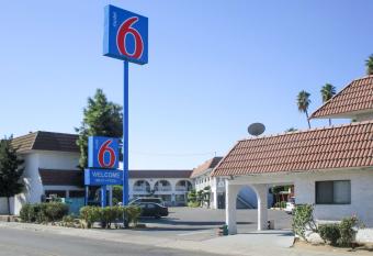 Motel 6 Fresno. Ca has Smoking rooms