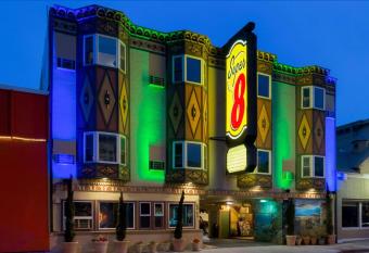 Signature Inn San Francisco Marina District allows 18 year olds to book a room