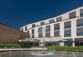 Hotel Melchior Park allows 18 year olds to book a room