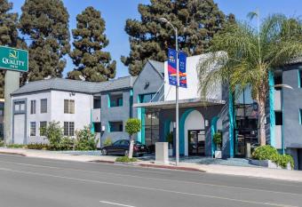 Quality Inn Near Hollywood Walk of Fame has Balcony rooms