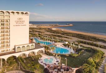 Crowne Plaza Vilamoura - Algarve, an IHG Hotel allows 18 year olds to book a room