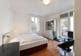 Swiss Star California - Self Check-In allows 18 year olds to book a room