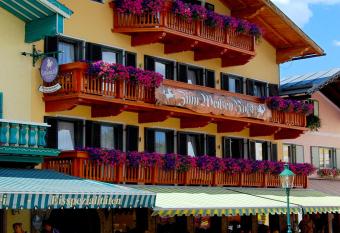 Gasthof Wei  es R  ssl allows 18 year olds to book a room