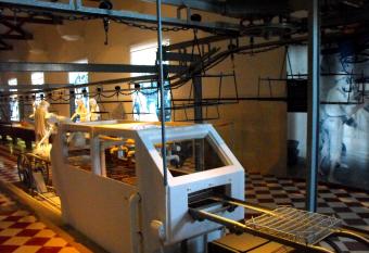 O  SIS Beach Apartment has rooms with a private hot tub