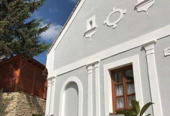 Ar  csi Vend  gh  z has Balcony rooms