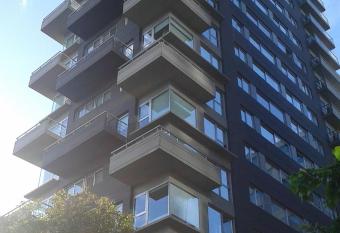 Premium Libertador has rooms with a private hot tub