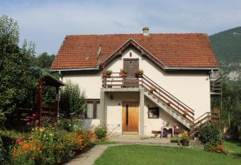 Apartment Sijakovic has Smoking rooms
