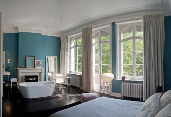 Appartement Moliere has Balcony rooms